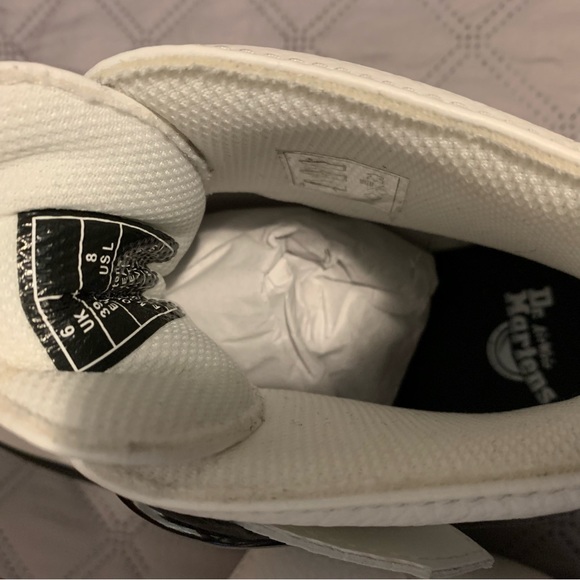 Dr. Martens Devon Heart Boots -LIMITED EDITION - Picture 6 of 7